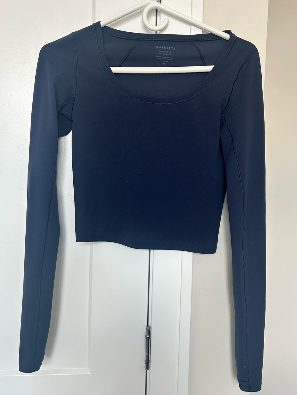 Women’s Athleta x Simone Biles Transcend Long Sleeve Crop Tee in Navy Blue